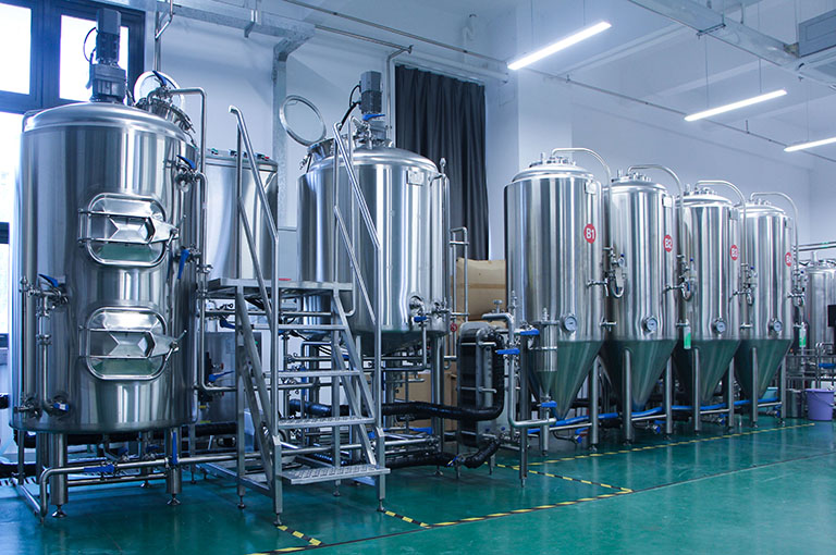 精酿啤酒设备怎么选购?专业的啤酒设备厂家告诉你