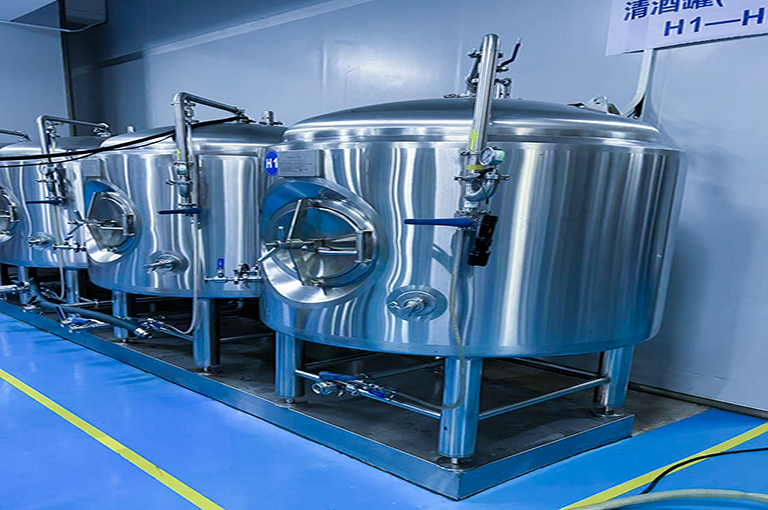 烤天下选择鲜酿啤酒设备公司合作