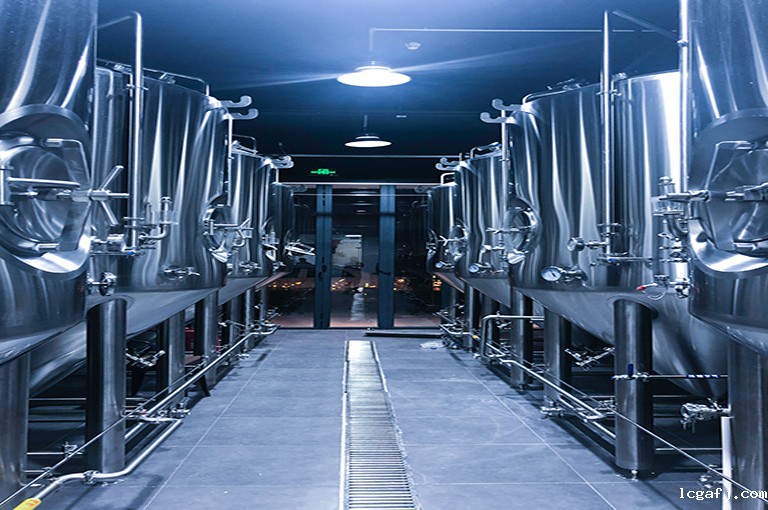 啤酒设备发酵罐漏液要怎么处理?怎么避免不锈钢啤酒发酵罐漏液?